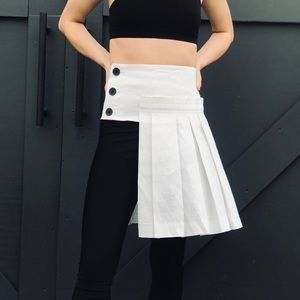 Pleated button runway DKNY skirt